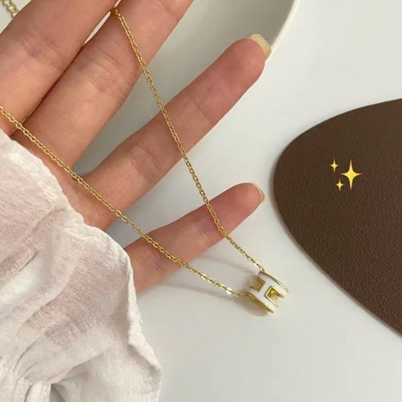 ⭐️NEW⭐️ 18K Gold White Enameled Minimalist Letter H Shaped Pendant Necklace - Picture 3 of 7